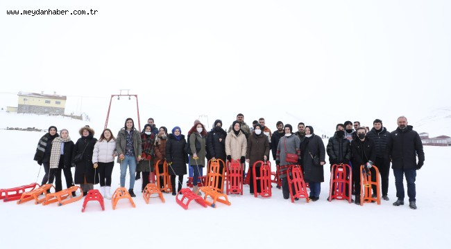 AKYURTLU GENÇLERİN KAR KEYFİ