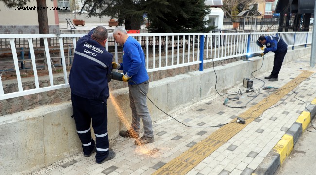 Bademlik Deresinin Kenar Korkulukları Takılıyor