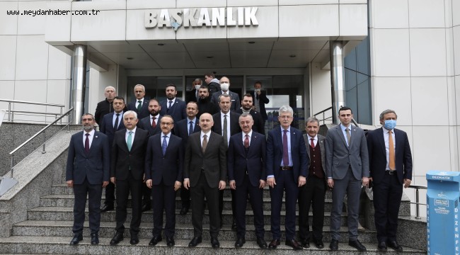 Bakan Karaismailoğlu, Büyükşehir'i ziyaret etti