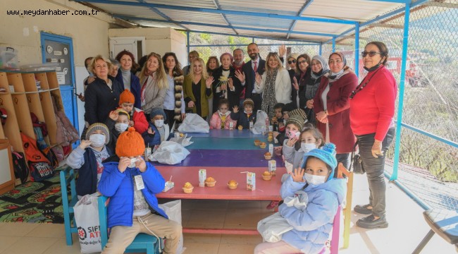 Başkan Abdullah Özyiğit'ten çocuklara kışlık hediye