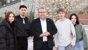 BAŞKAN ÇERÇİ SOSYAL MEDYA FENOMENLERİNİ AĞIRLADI