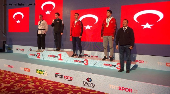 Bayraklı tekvandoda başarıya doymuyor