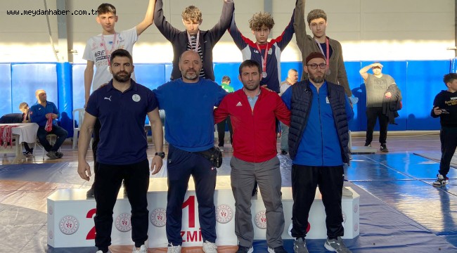  Bayraklılı güreşçiler 35 madalya ile İzmir şampiyonu oldu