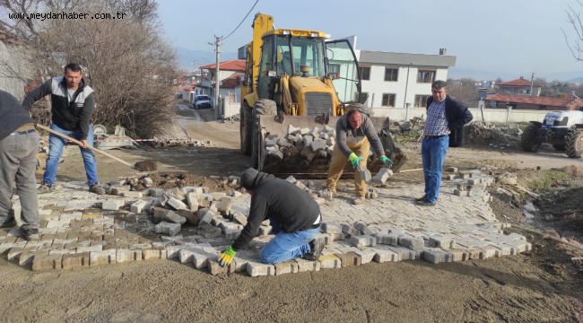 BÖREZLİ MAHALLESİ'NDE YOL ÇALIŞMALARI DEVAM EDİYOR