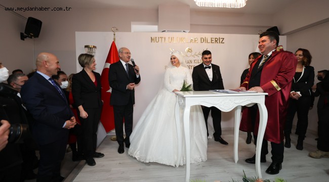 Buca'da ilk nikâh Kılıçdaroğlu'ndan Buca Belediyesi'nin ek hizmet binasını Kılıçdaroğlu açtı