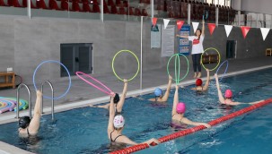 ÇANKAYALILAR HAVUZDA STRES ATIYOR 