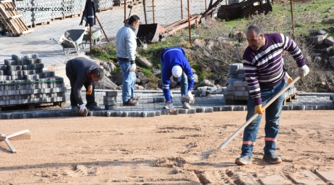 ÇUKURKÖY'ÜN YOLLARINA PARKE TAŞI DÖŞENDİ