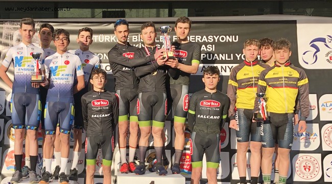 DENİZLİLİ BİSİKLEKÇİLER PODYUM GELENEĞİNİ SÜRDÜRDÜ