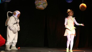 "Enos ve İo Farklılıklar Gezegeni" ile yeniden perde