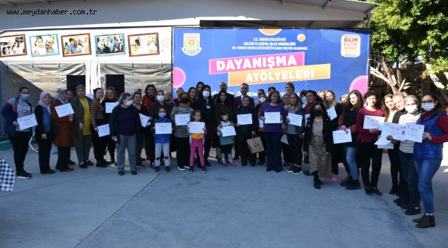 HÜNERLİ ELLER LÖSEMİLİ MİNİKLER İÇİN ÖRDÜ