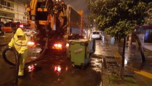 İzmir'de şiddetli yağış ve dolu etkili oldu