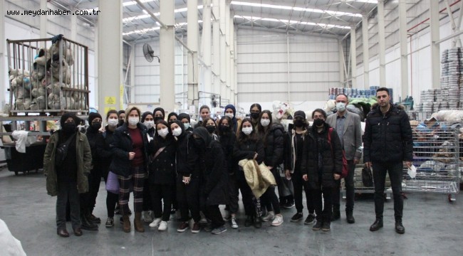 Kartal'da Öğrenciler Geri Dönüşüm Tesisini Ziyaret Etti