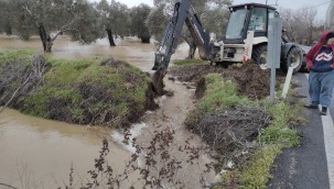 MAĞDUR OLAN ÇİFTLİKLERE BELEDİYE YETİŞTİ