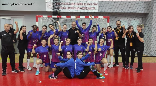 MSK KADIN VOLEYBOL VE HENTBOL TAKIMLARI YÜZLERİ GÜLDÜRDÜ