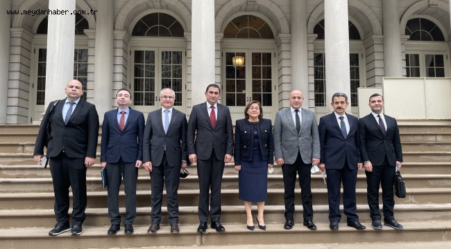 NEW YORK'UN YENİ BELEDİYE BAŞKANINA İLK ZİYARET BAŞKAN ŞAHİN'DEN