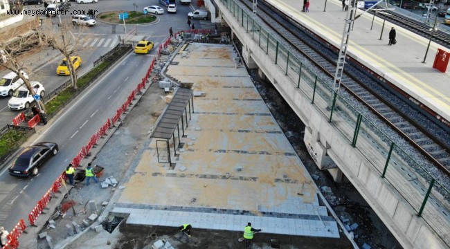 Neyzen Tevfik Meydanı'nda yenileme çalışmaları tüm hızıyla devam ediyor
