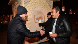 Soner Çetin cami cemaatine çorba ikram etti