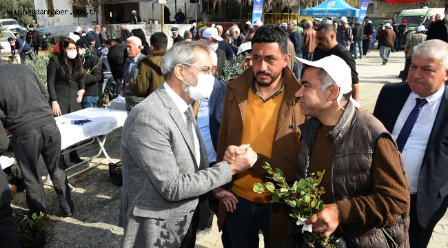 TARSUS BELEDİYESİ ÜRETİCİLERE 40 BİN ADET YERLİ FİDE DAĞITTI