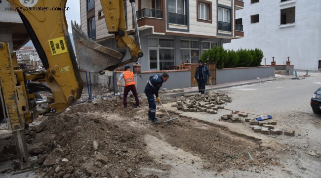 YUNUSEMRE YOL ÇALIŞMASI YAPIYOR