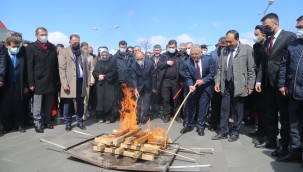 BAŞKAN BÜYÜKKILIÇ BAHARIN HABERCİSİ NEVRUZ ATEŞİNİ YAKTI ÖRSTE DEMİR DÖVDÜ