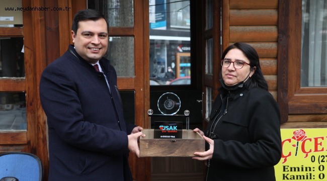 Başkan Çakın'dan 'Kentteki Tek Kadın Taksiciye' Sürpriz Ziyaret