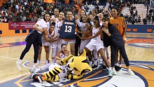 Başkan Özyiğit Takımımız tarihi bir başarıya imza attı