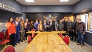 Başkan Soyer Ege Bölgesi Sivas Dernekleri Federasyonu'nu ziyaret etti