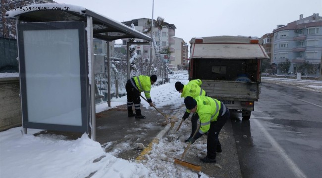 BBB 555 personeli 214 aracıyla  karla mücadele ediyor