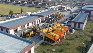 BEYLİKDÜZÜ BELEDİYESİ KAR YAĞIŞI ÖNCESİ ALARMA GEÇTİ