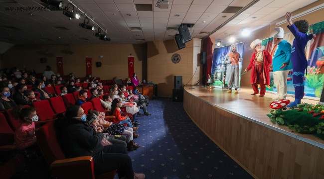 Buca'da tiyatro rüzgârı esti