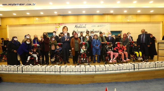 BÜYÜKŞEHİR, ENGELLİ BİREYLERE 250 TEKERLEKLİ SANDALYE DAĞITTI