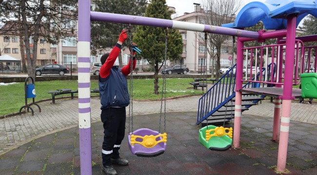 DÜZCE'DE PARKLAR BAKIMA ALINDI