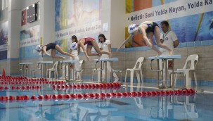 HBB'NİN SPOR KOMPLEKSİ KAPILARINI MİNİK YÜZÜCÜLER İÇİN AÇTI