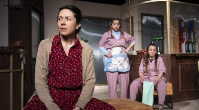 İzmir Şehir Tiyatroları üçüncü oyunu "Mor Şalvar" ile seyirciyle buluşuyor