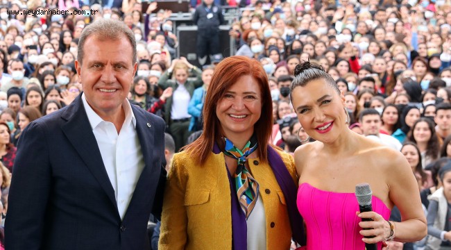 KADINLAR MERSİN'DE ŞEVVAL SAM KONSERİNDE 8 MART'I KUTLADI