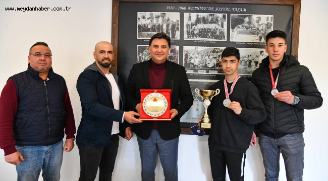 Karaca'ya sporculardan 'teşekkür' plaketi