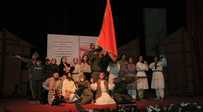 KUVAYIMİLLİYE MERSİN" TİYATRO OYUNU TARİHTE YOLCULUK YAPTIRDI