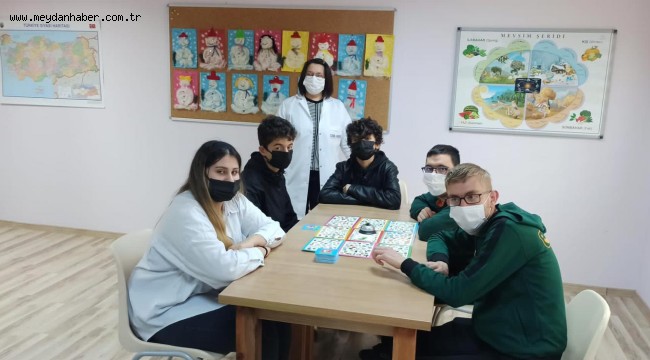 Lise ve üniversite öğrencilerinden Cemile Meriç'e ziyaret