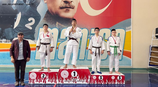Manisa'da Anadolu Yıldızlar Ligi Judo İl Seçmeleri Yapıldı
