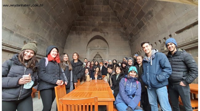 ÖĞRENCİ DOSTU BÜYÜKŞEHİR'DEN EĞİTİME DESTEK