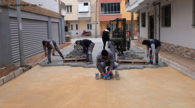 Turgutlu Belediyesinden Subaşı Mahallesine 2500 m2'lik Parke Çalışması