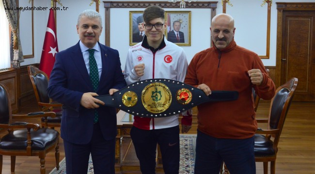 Valimiz Şampiyon Sporcuyu Tebrik Etti