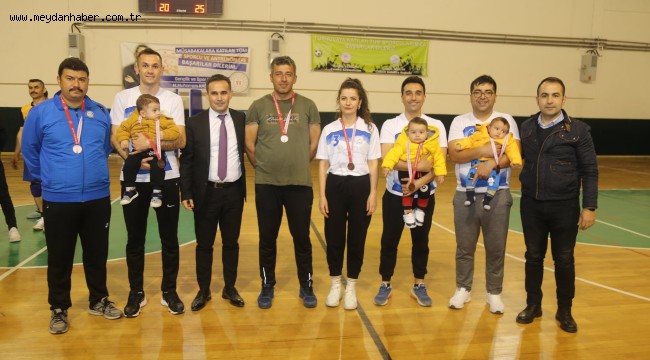 Yeni Mahalle Hiç Set Vermedi Şampiyon oldu