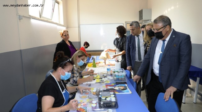 YUNUSEMRE'DE ON BİNLERCE KADIN BU KURSLARLA SOSYALLEŞTİ