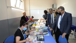 YUNUSEMRE'DE ON BİNLERCE KADIN BU KURSLARLA SOSYALLEŞTİ