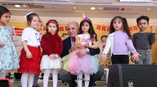 23 NİSAN ETKİNLİKLERİNDE ÇOCUKLAR DOYASIYA EĞLENDİ