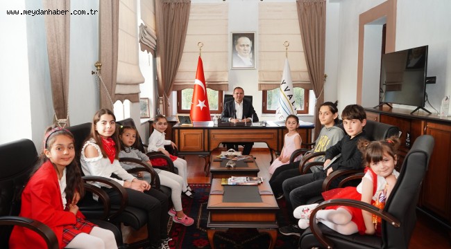 23 NİSAN ÖNCESİ AYVALIK BELEDİYESİ'Nİ ÇOCUKLAR ELE GEÇİRDİ