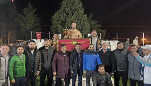 Altınova'da başpehlivanlığı Hüseyin Gümüşalan kazandı
