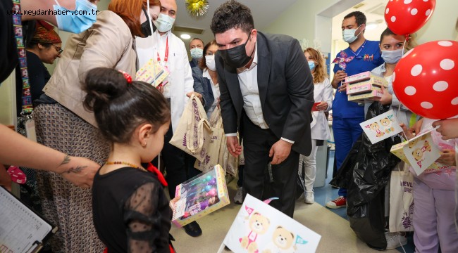 Başkan Kılıç'tan hastanedeki çocuklara 23 Nisan sürprizi