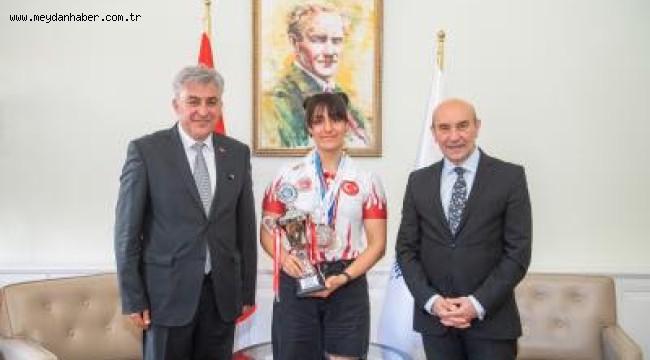 Başkan Soyer genç dövüş şampiyonu Gürel'i ağırladı